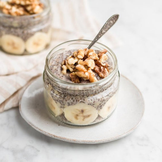 Chia pudding met banaan en walnoten