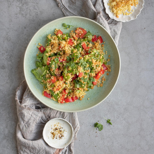 Salade met mungbonen en tahinidressing