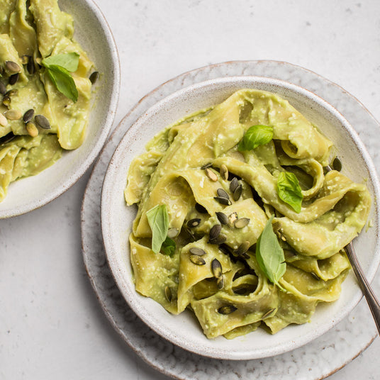 Volkoren pasta met avocadosaus