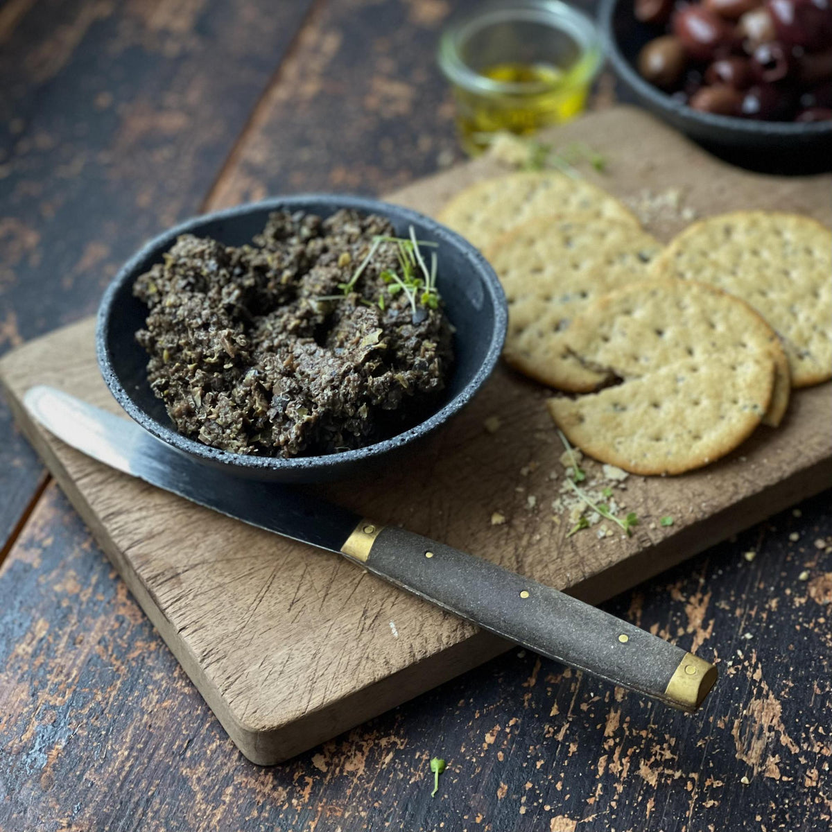 Spread van zwarte olijven