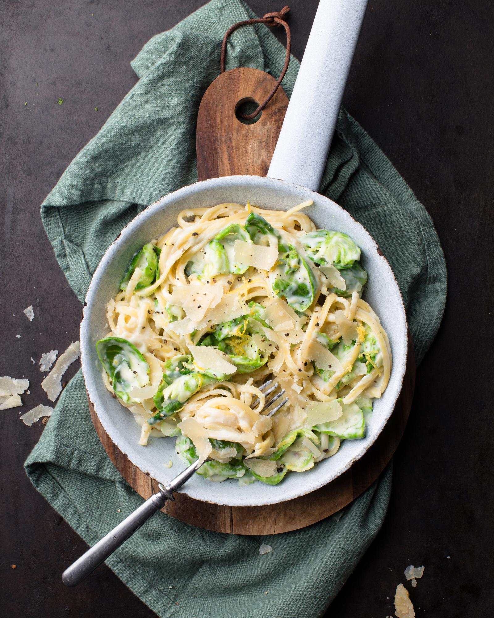 Pasta met spruitjes en roomsaus