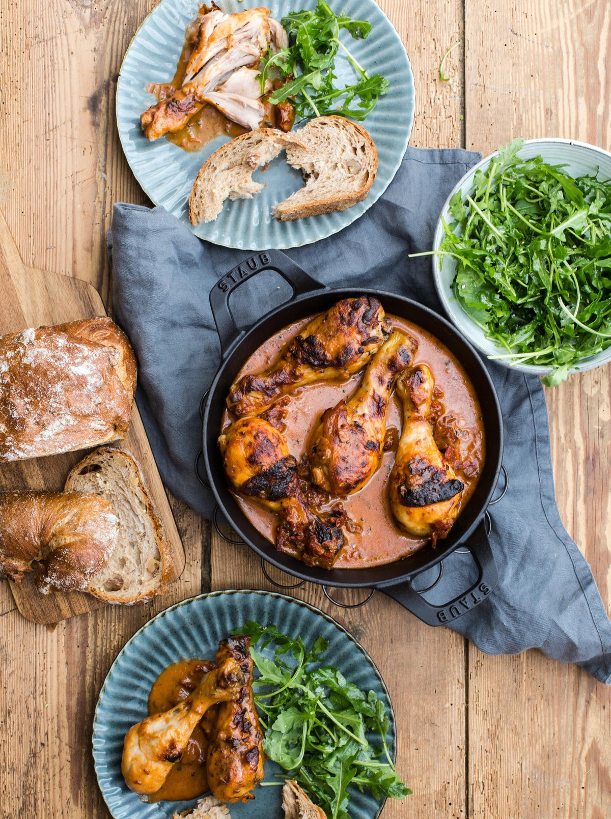 Kipdrumsticks in gedroogde-tomatensaus