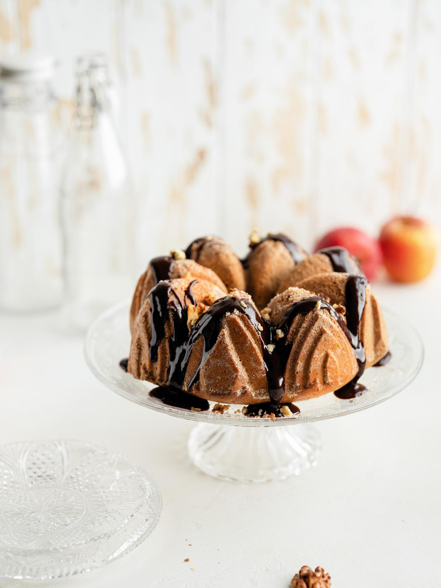 Appelbundtcake met noten