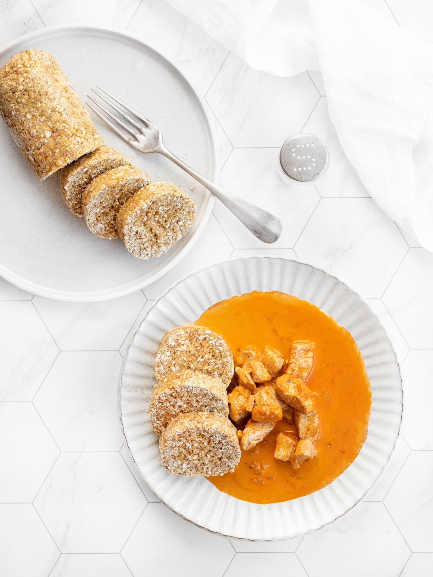 Kip op paprika met havervlokkenknödels