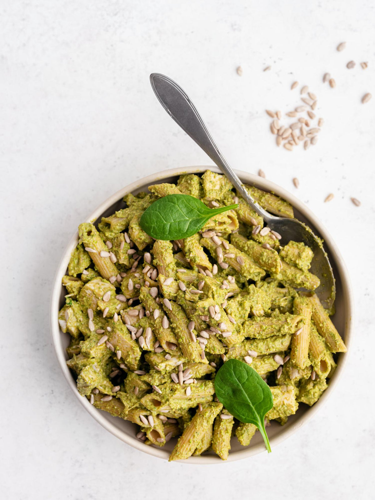 Kippensalade met paprikadressing