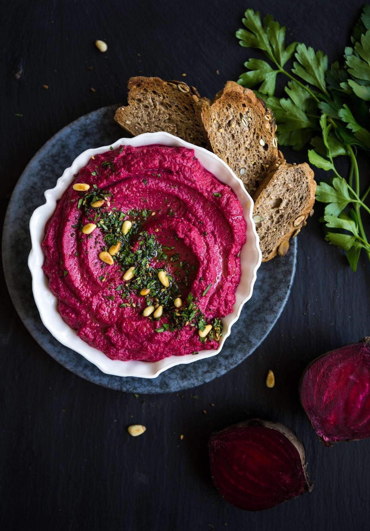 Hummus met rode biet