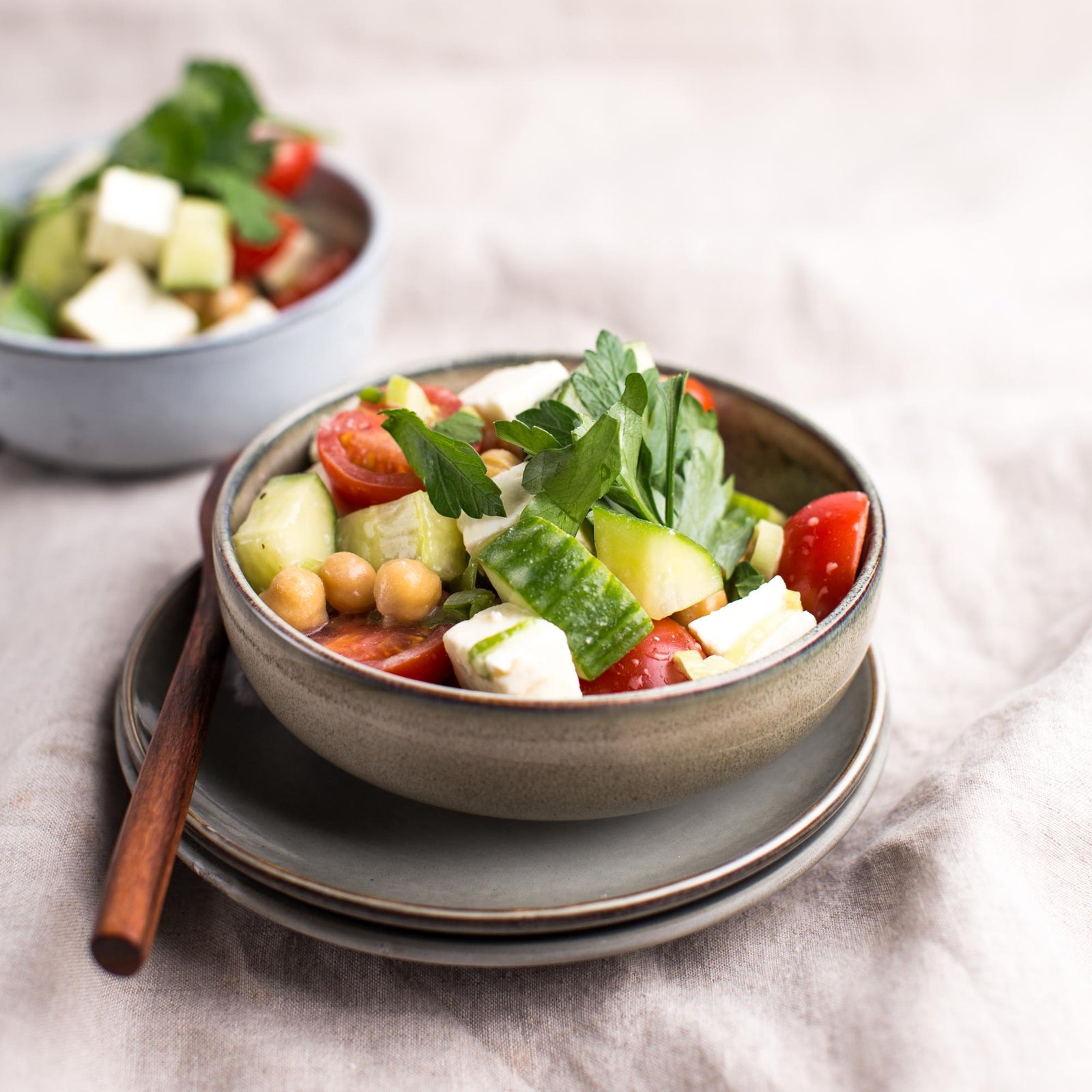 Snelle salade met feta en kikkererwten