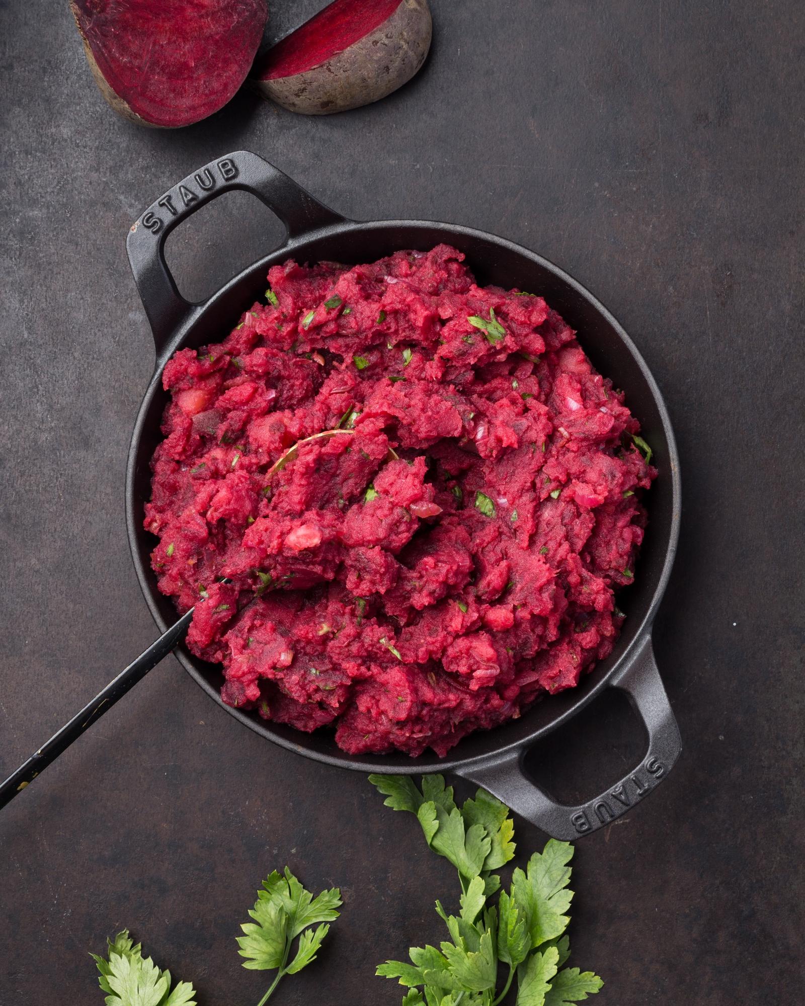 Aardappelpuree met rode biet