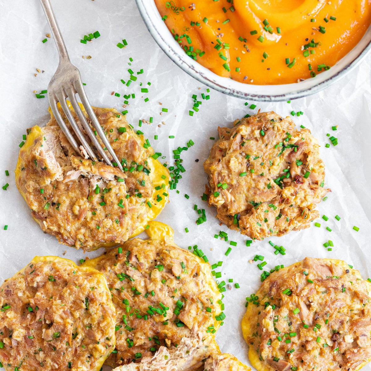Tonijnburgers met wortel-aardappelpuree