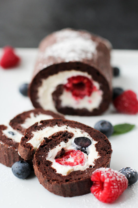 Cakerol met bosvruchten